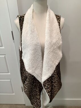 Leopard Print Faux Fur Lined Vest - White Trim